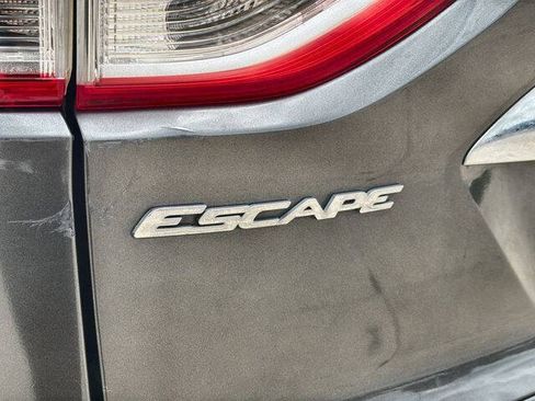Used 2016 Ford Escape Titanium FWD image 31