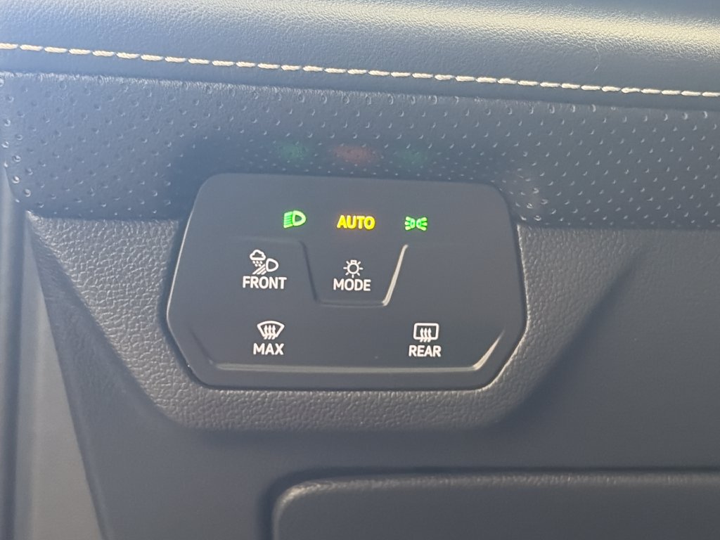 Certified 2024 Volkswagen Atlas SE FWD image 13