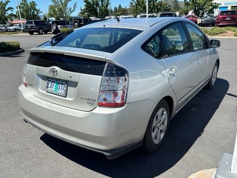 Used 2004 Toyota Prius FWD image 2