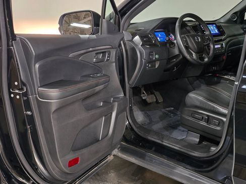 Used 2022 Honda Pilot TrailSport image 17