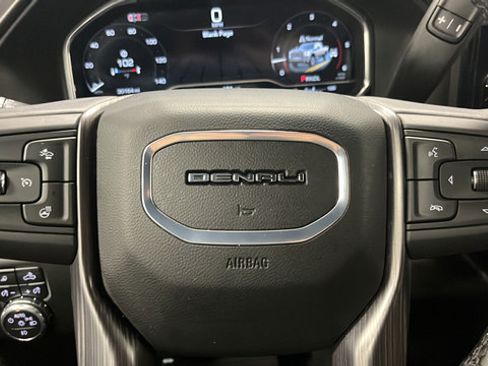 Used 2025 GMC Sierra 2500 Denali Ultimate AWD/4WD image 16