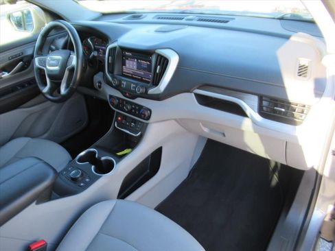 Used 2020 GMC Terrain SLT w/ Preferred Package image 11