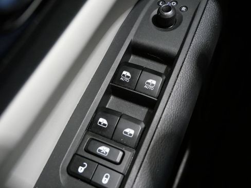 Used 2025 Jeep Compass Limited AWD/4WD image 13