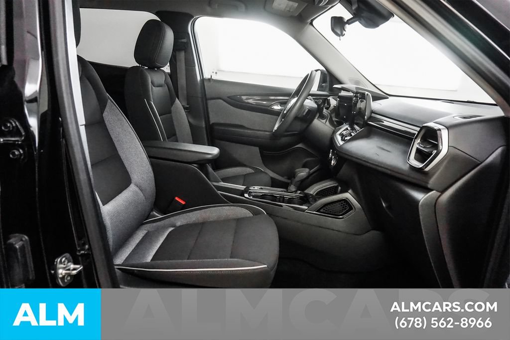 Used 2025 Chevrolet TrailBlazer LT FWD image 19