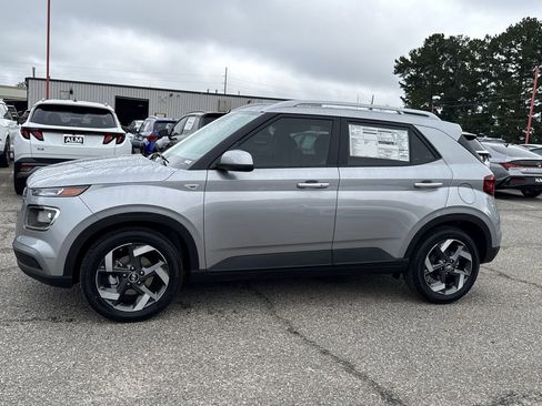 New 2026 Hyundai Venue SEL image 2