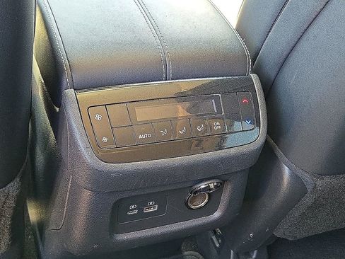 Used 2023 INFINITI QX60 Luxe w/ Vision Package FWD image 16