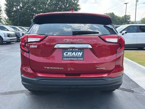 Used 2024 GMC Terrain SLE AWD/4WD image 7
