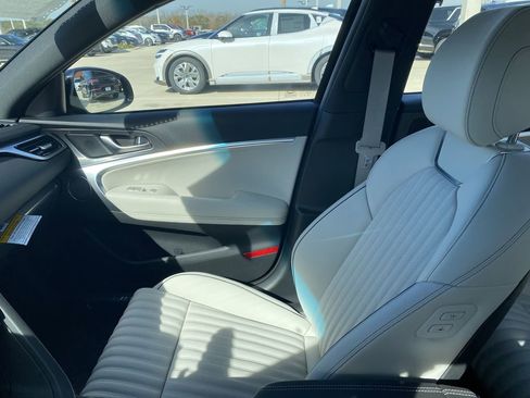 New 2025 Genesis G70 2.5T w/ Sport Prestige Package image 21