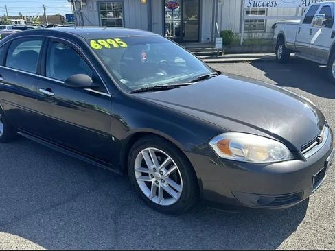 Used 2009 Chevrolet Impala LTZ FWD image 2