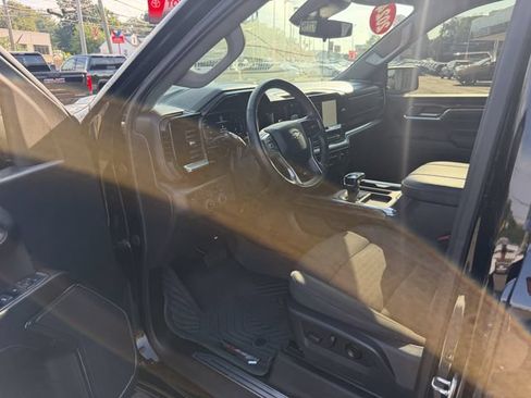 Used 2024 Chevrolet Silverado 1500 LT Trail Boss w/ Protection Package AWD/4WD image 17