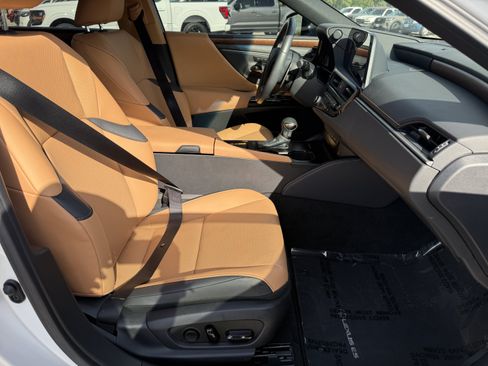 Used 2025 Lexus ES 350 w/ Premium Package FWD image 15