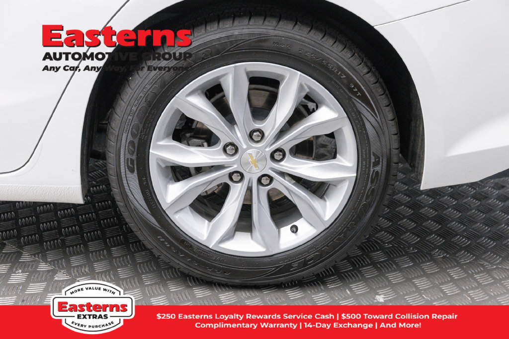 Used 2025 Chevrolet Malibu LT FWD image 9