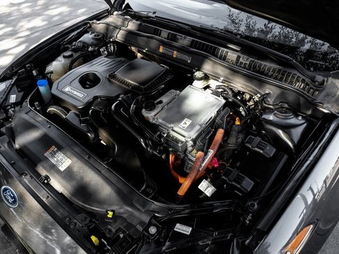 Used 2017 Ford Fusion Titanium image 64