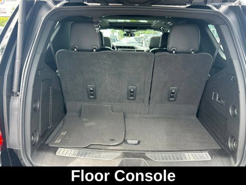 Used 2023 GMC Yukon Denali RWD image 33
