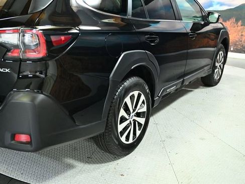 Used 2025 Subaru Outback Premium image 9