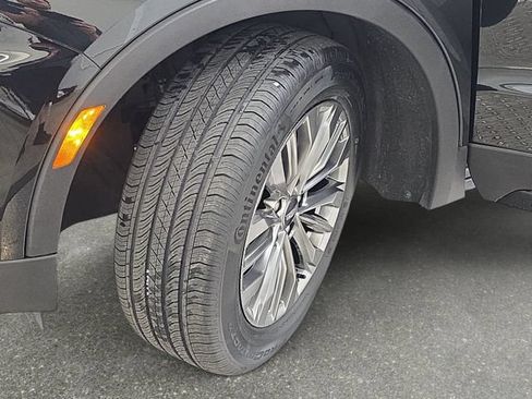 Certified 2025 Cadillac XT4 Premium Luxury AWD/4WD image 28