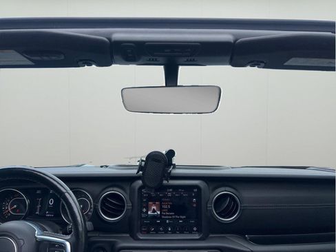Used 2020 Jeep Wrangler Unlimited Sahara AWD/4WD image 21
