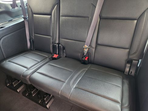 Used 2024 Chevrolet Suburban LT AWD/4WD image 33