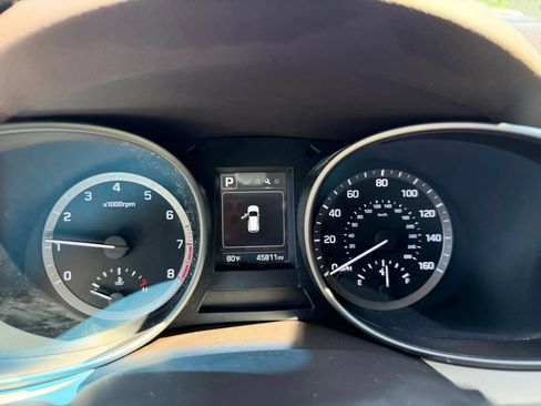 Used 2018 Hyundai Santa Fe SE AWD/4WD image 18