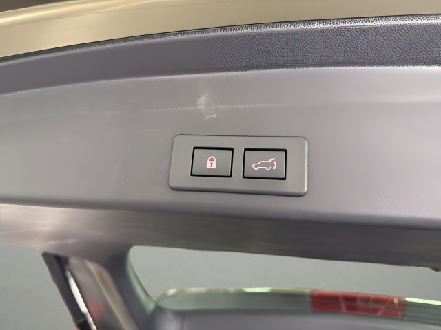 Certified 2025 Subaru Ascent Premium AWD/4WD image 37