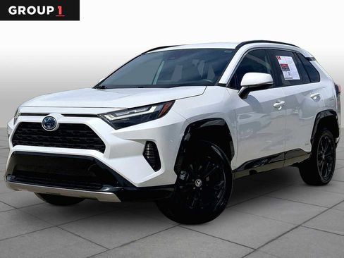 Used 2023 Toyota RAV4 SE AWD/4WD image 1