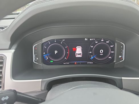 Used 2020 Volkswagen Atlas Cross Sport SEL Premium R-Line image 18