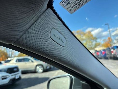 Used 2015 Mercedes-Benz C 300 4MATIC Sedan image 26