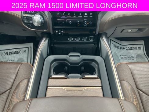 Used 2025 RAM 1500 Limited AWD/4WD image 27