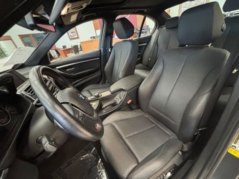 Used 2018 BMW 330i Sedan RWD image 8
