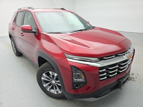 Used 2025 Chevrolet Equinox LT w/ Convenience Package II AWD/4WD image 4