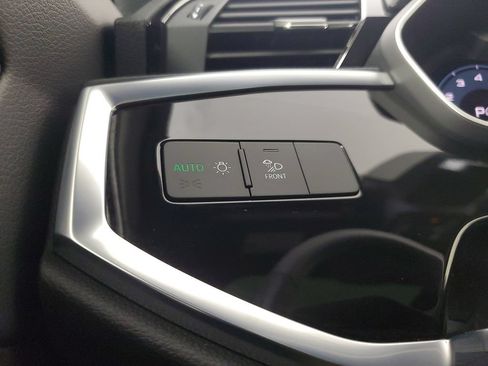 Used 2023 Audi Q3 2.0T Premium Plus w/ Premium Plus Package AWD/4WD image 35
