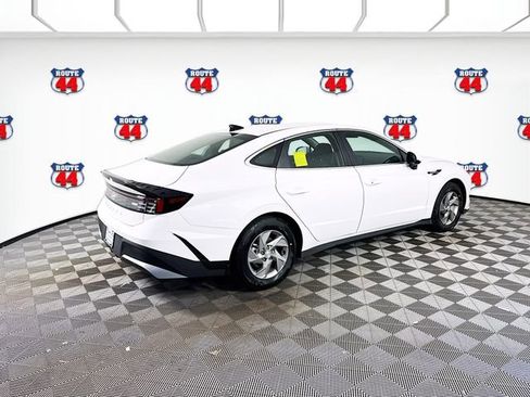 Used 2025 Hyundai Sonata SE FWD image 9