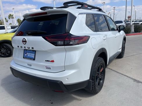 Certified 2025 Nissan Rogue SV image 3