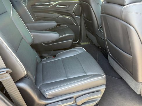 Used 2021 Cadillac Escalade Sport RWD image 12