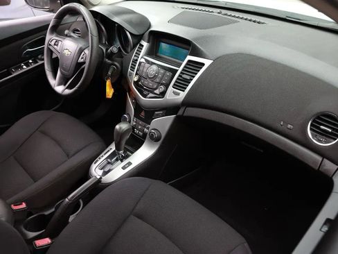 Used 2015 Chevrolet Cruze LT FWD image 18