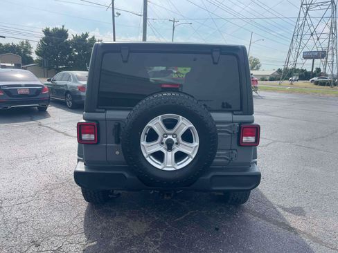 Used 2019 Jeep Wrangler Unlimited Sport S AWD/4WD image 6