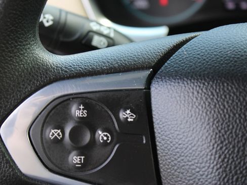 Used 2022 Chevrolet Traverse LS FWD image 20