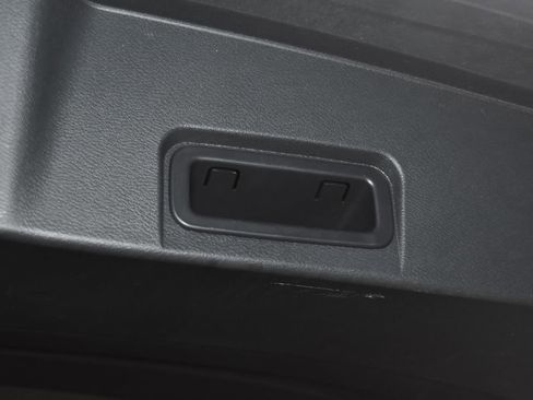 Certified 2023 Nissan Rogue SV image 28