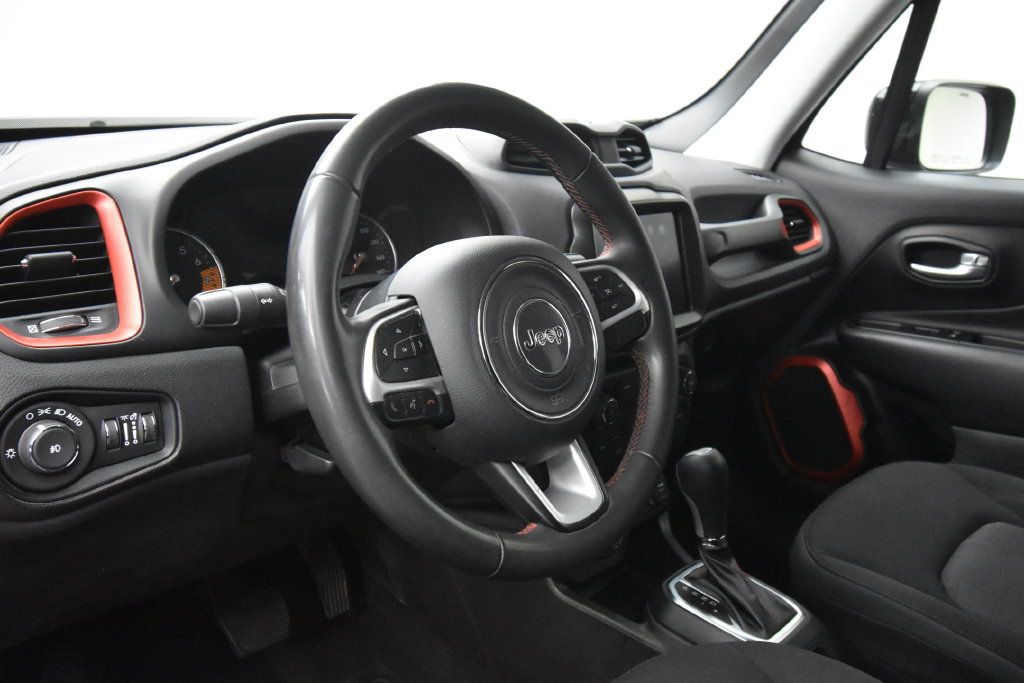 Used 2023 Jeep Renegade Trailhawk w/ Trailer Tow Group AWD/4WD image 11
