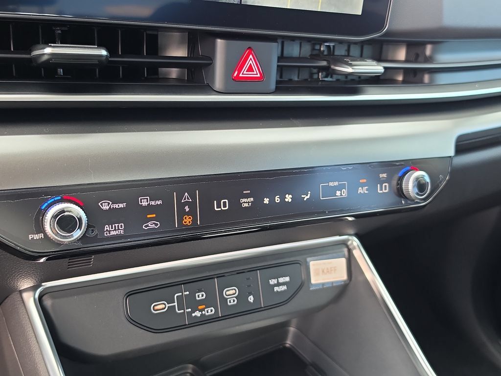 New 2027 Kia Carnival SX w/ Dark Edition Package FWD image 27