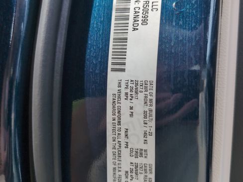 Used 2023 Chrysler Pacifica Limited FWD image 36