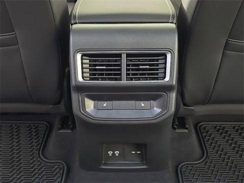 Used 2024 Volkswagen Atlas Cross Sport SEL image 26