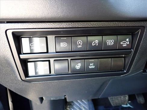 Used 2022 Toyota Tundra Platinum w/ Advanced Package image 19