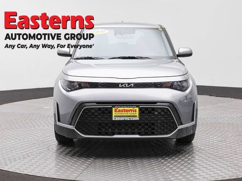 Used 2024 Kia Soul LX w/ Option Group 015 FWD image 2