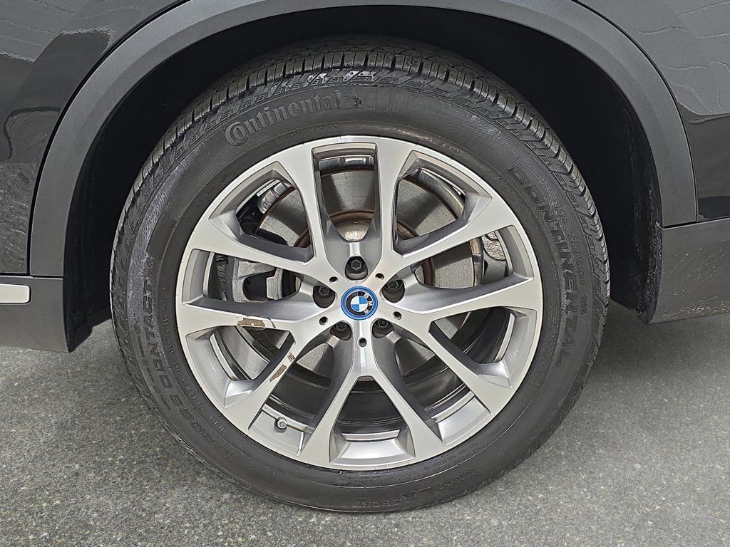 Used 2025 BMW X5 xDrive50e AWD/4WD image 30