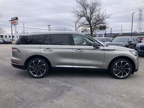 Used 2023 Lincoln Aviator Reserve w/ Equipment Group 201A image 2