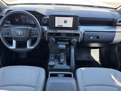 Used 2025 Toyota 4Runner SR5 AWD/4WD image 2