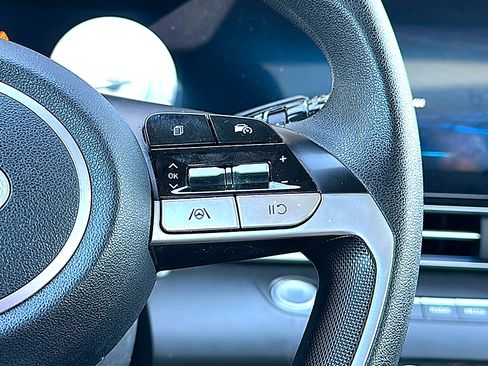 Used 2024 Hyundai Elantra SEL image 28