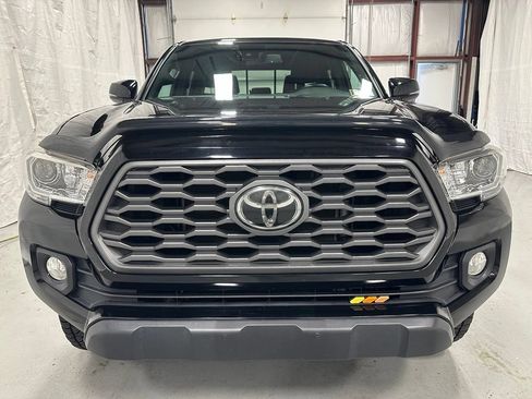 Used 2021 Toyota Tacoma TRD Off-Road w/ Technology Package AWD/4WD image 2