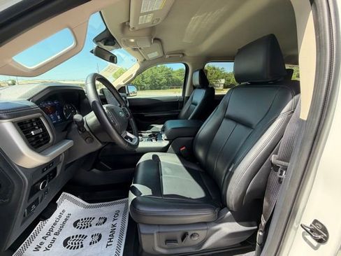 Used 2023 Ford Expedition XLT RWD image 16